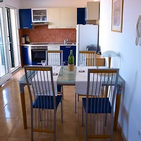 Molo Lozna Apartment *