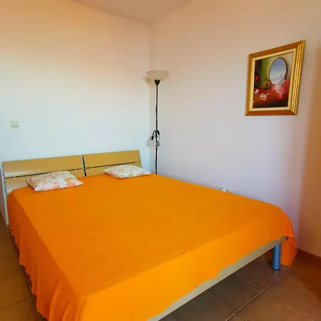 Molo Lozna Apartment *