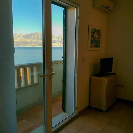 Apartment Molo Lozna Postira